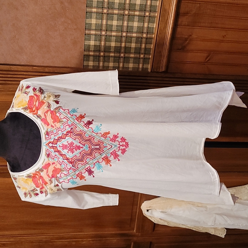 Johnny Was embroidered t-shirt